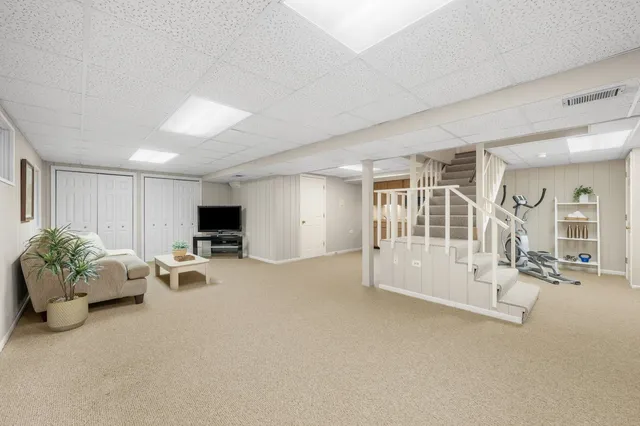 $979,000 | 304 Surrey Lane, Lincolnshire, IL 60045