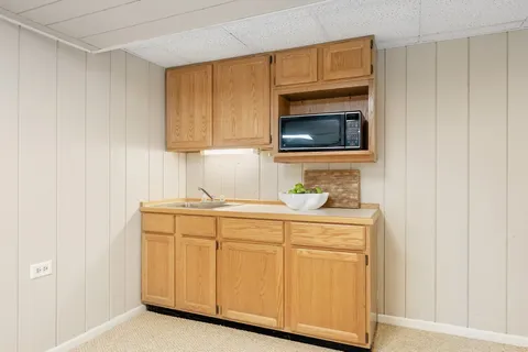 $979,000 | 304 Surrey Lane, Lincolnshire, IL 60045