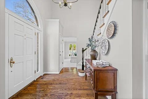 $979,000 | 304 Surrey Lane, Lincolnshire, IL 60045