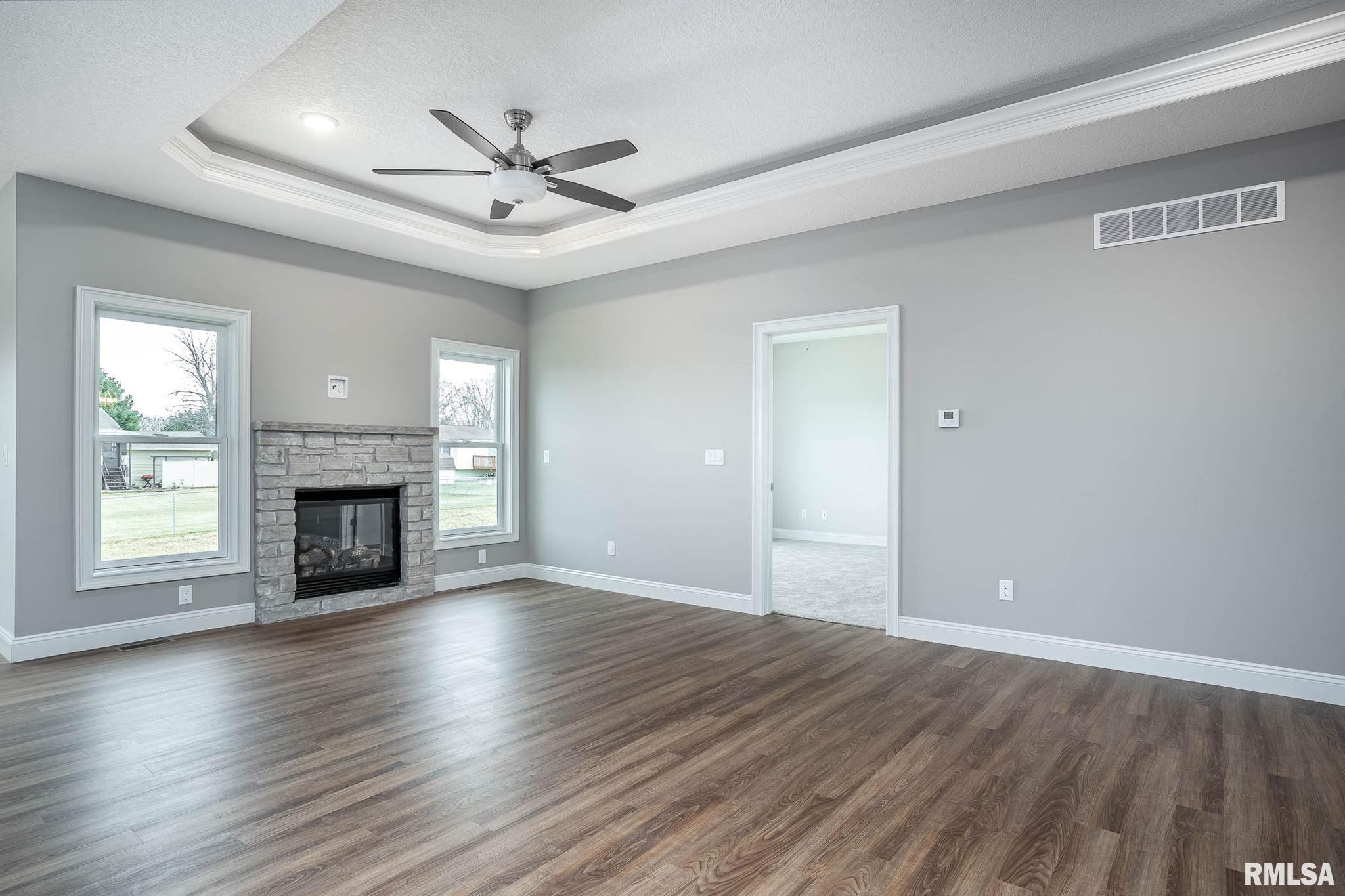 567 Kevin Road Blue Grass, IA 52726 - Photo 7 of 15 Gallery Image 7
