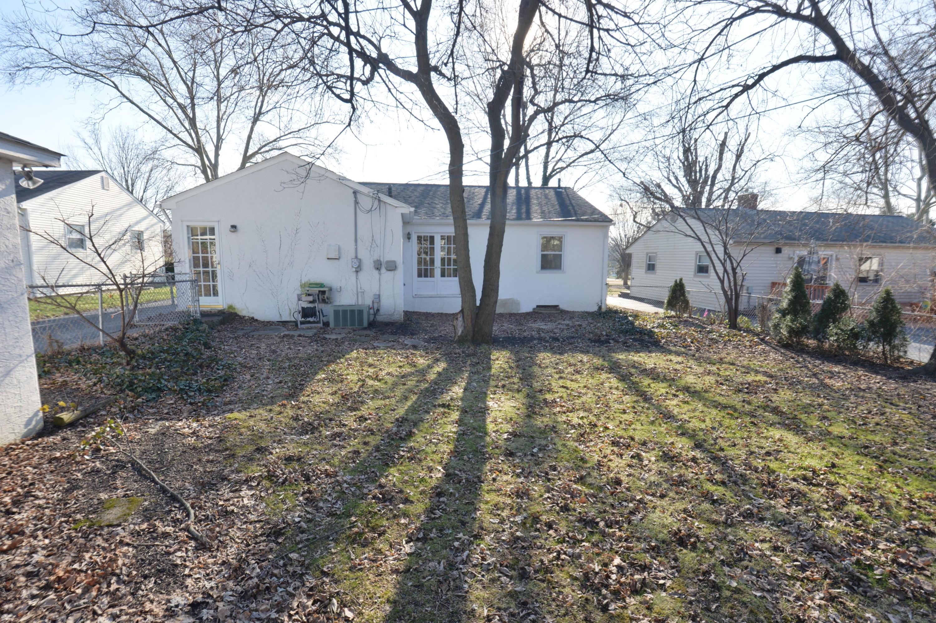2664 Swansea Road Columbus, OH 43221 - Photo 14 of 46