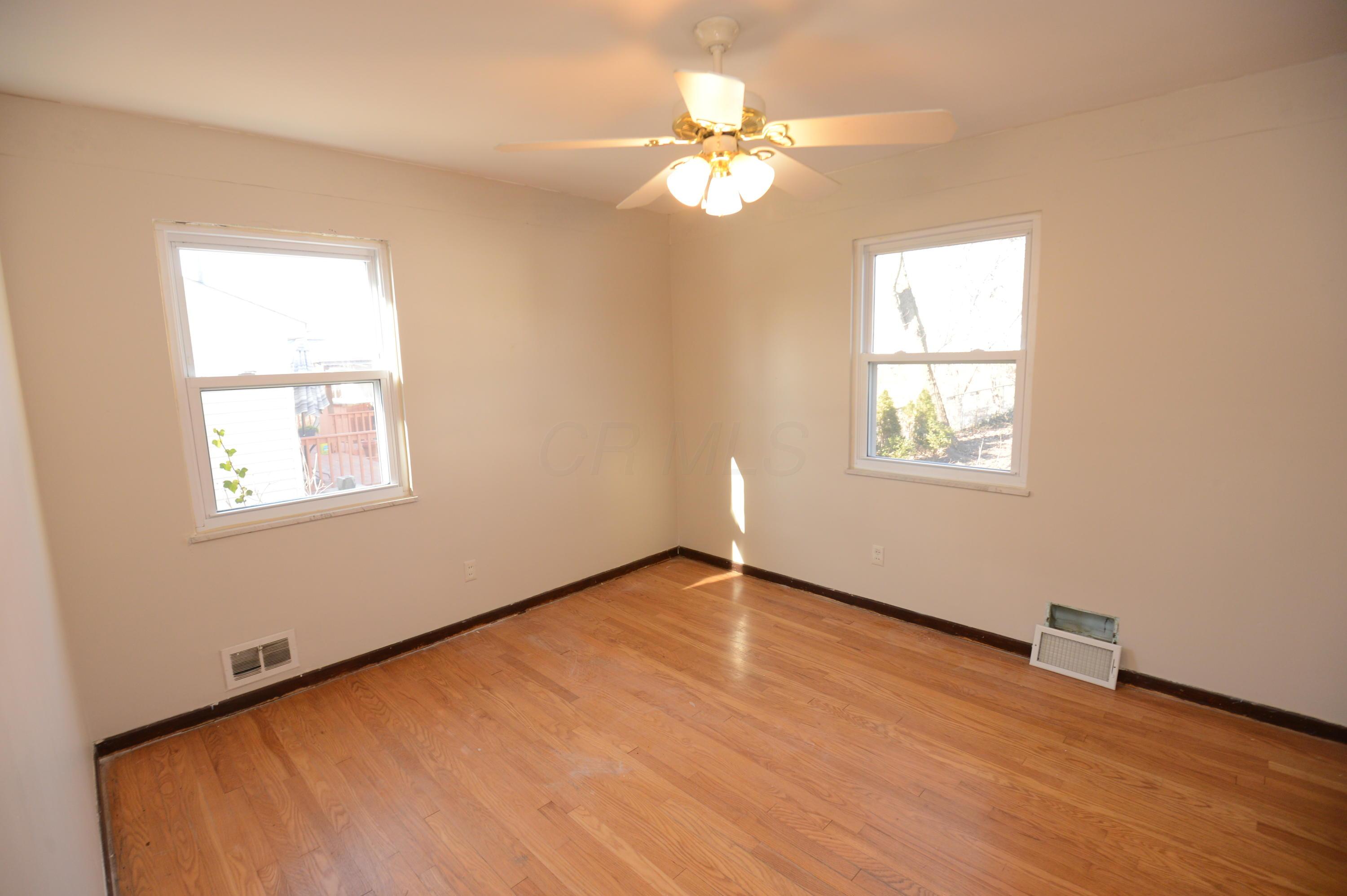 2664 Swansea Road Columbus, OH 43221 - Photo 33 of 46