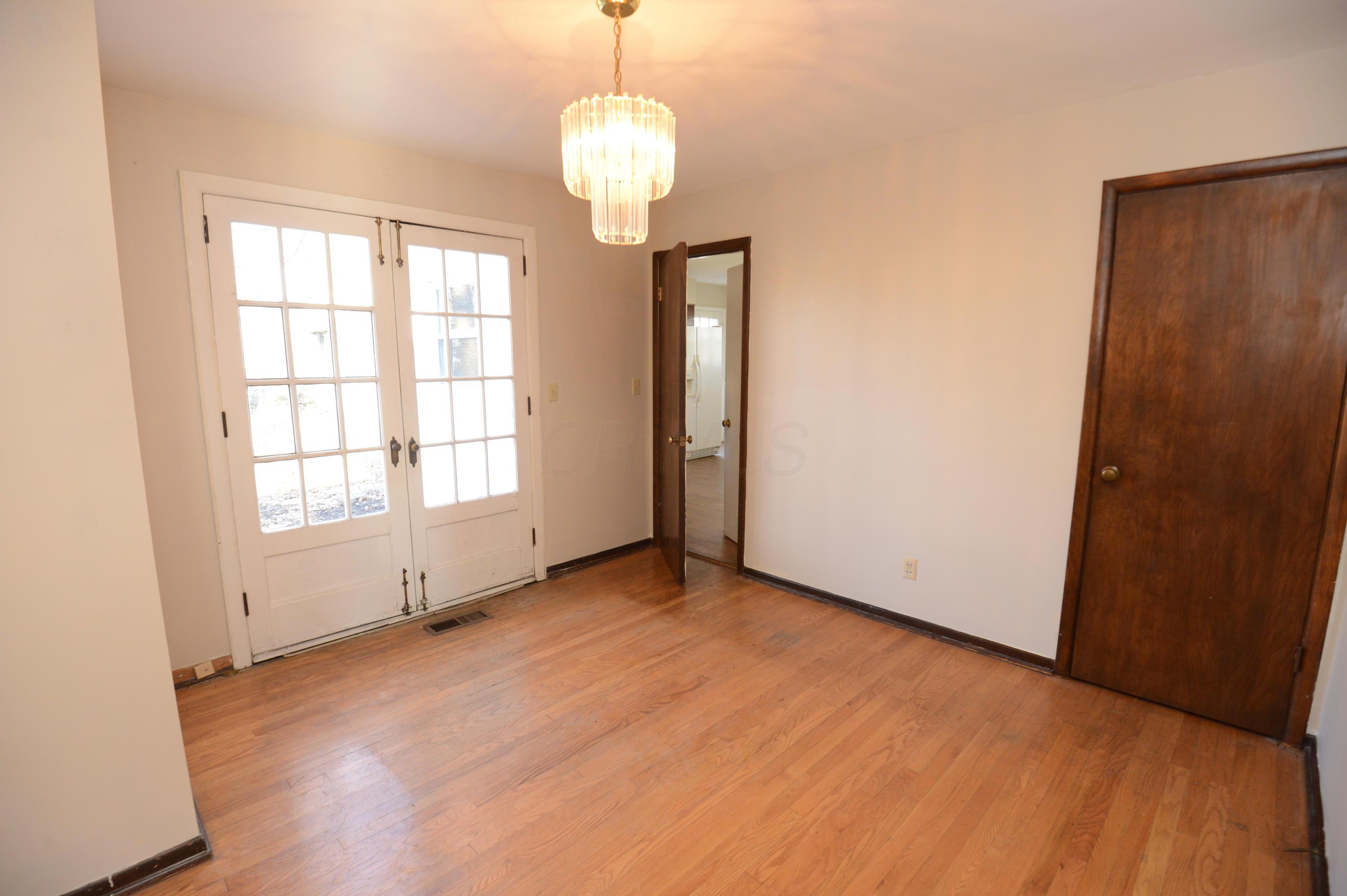 2664 Swansea Road Columbus, OH 43221 - Photo 39 of 46