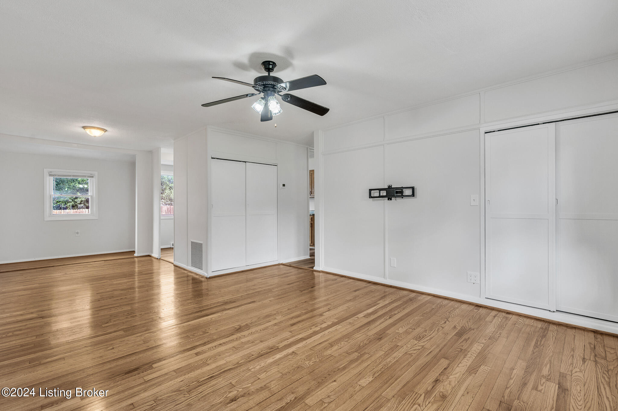 4818 Redstart Road Lynnview, KY 40213 - Photo 7 of 34 b2