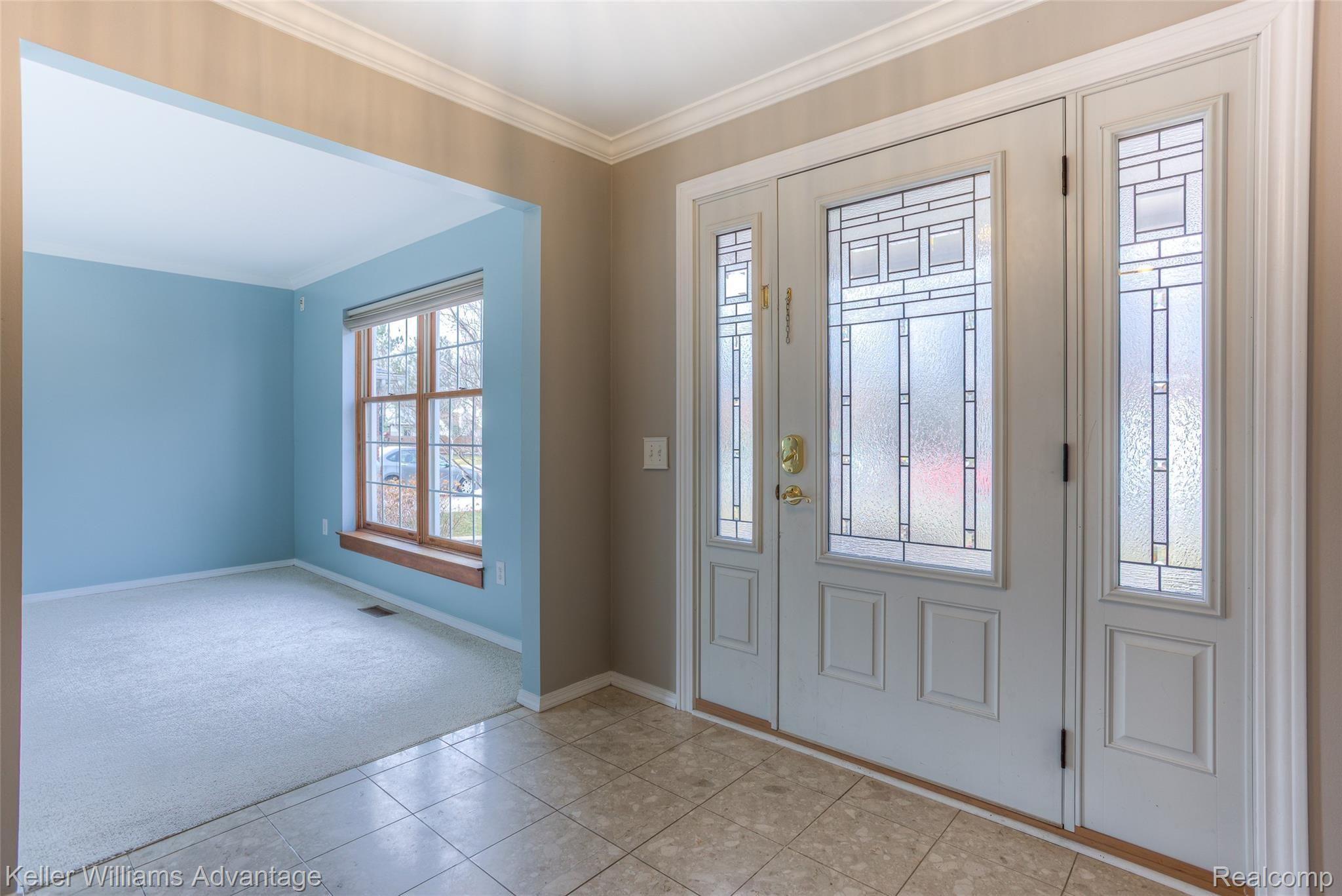 2651 Brookhaven Road Canton, MI 48188 - Photo 12 of 48 2651 Brookhaven interiors (1).jpg