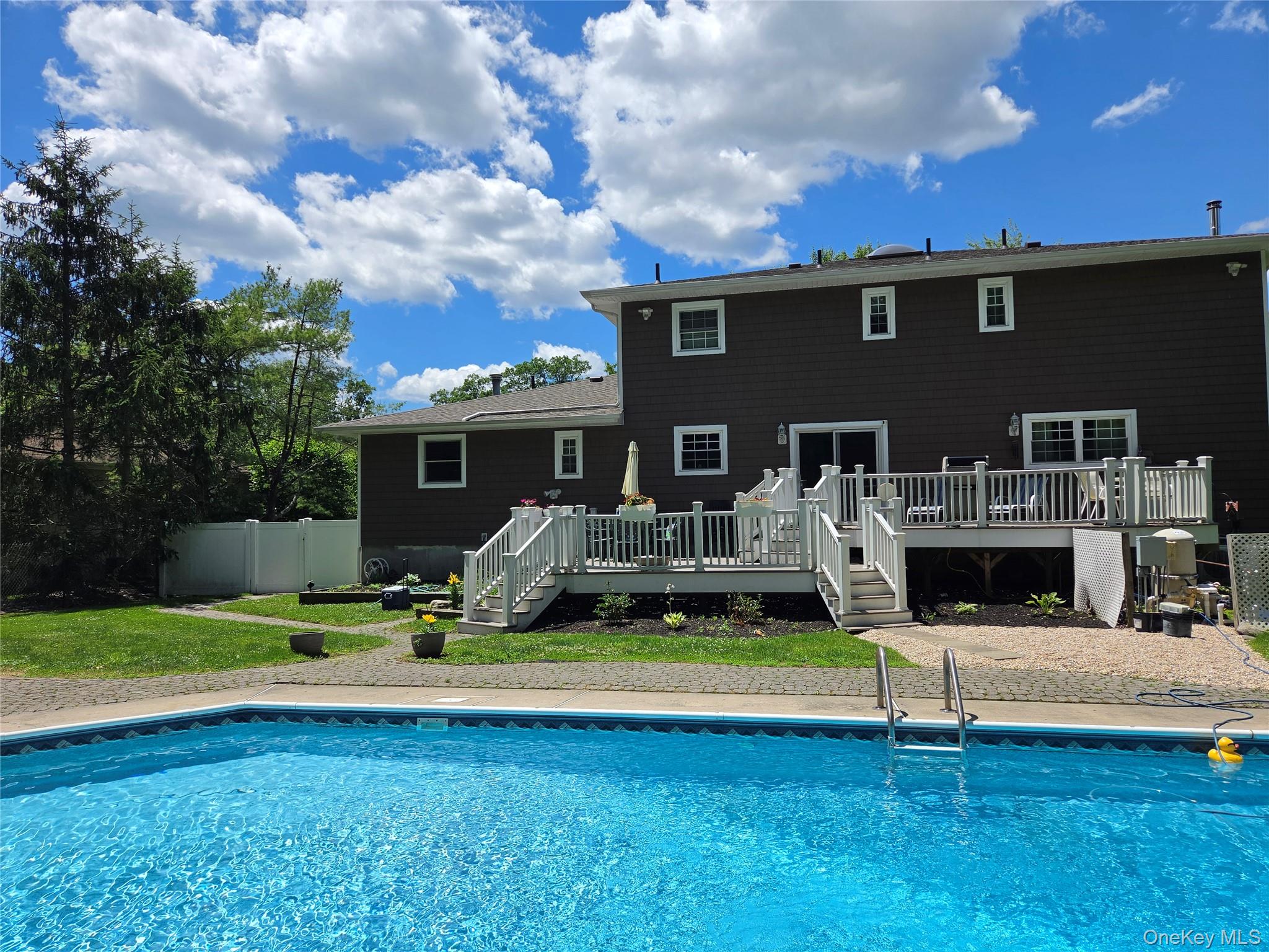 7 South Cranford Road Bardonia, NY 10954 - Photo 3 of 4