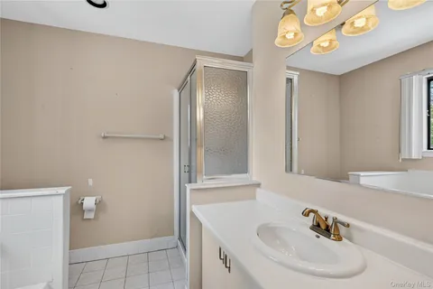 $599,000 | 91 Hidden Ponds Circle, Smithtown, NY 11787