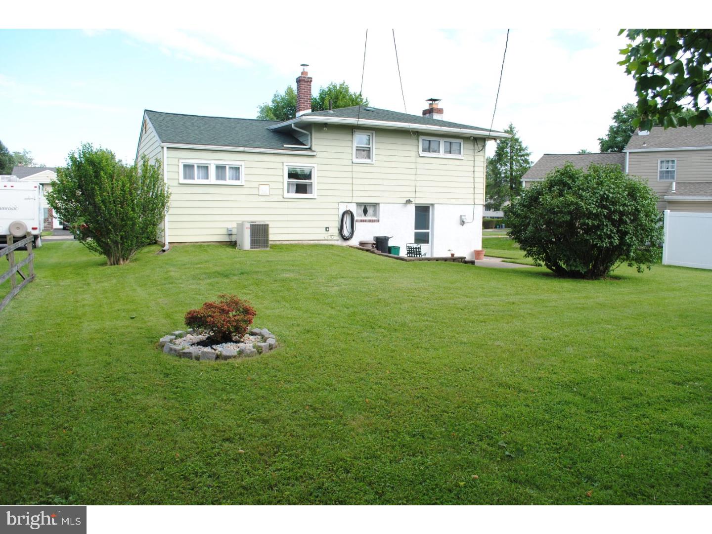 401 Goodwin Road Hatboro, PA 19040 - Photo 3 of 17 Exterior Back