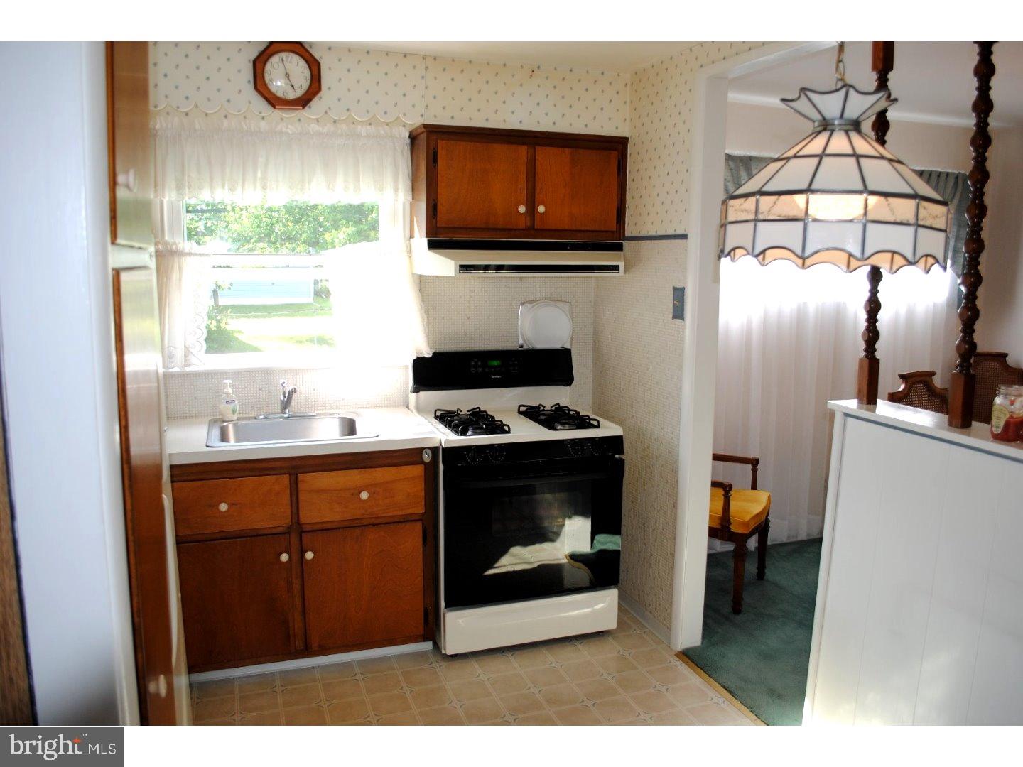 401 Goodwin Road Hatboro, PA 19040 - Photo 8 of 17 Kitchen