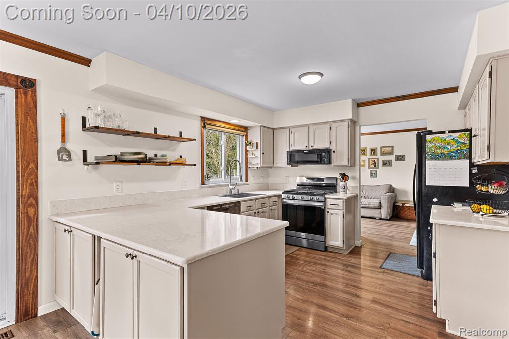 6374 Rickett Road Brighton, MI 48116 - Photo 5 of 73 Gallery Image 5