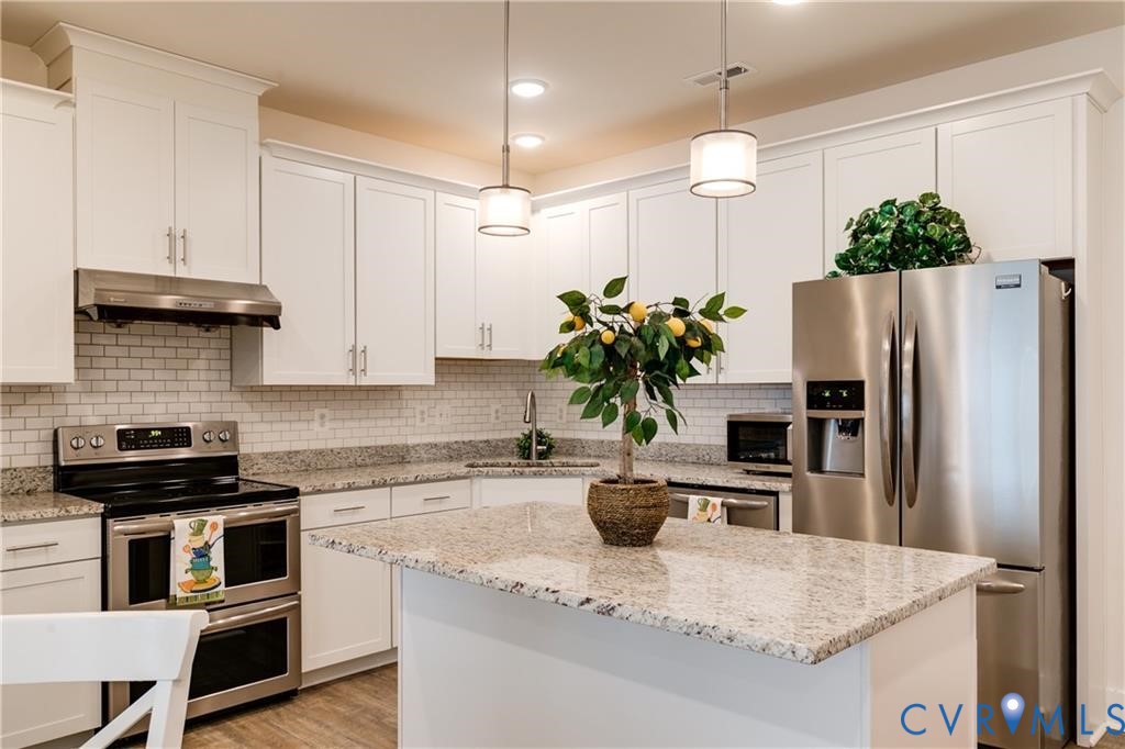 4324 Bon Secours Parkway, Unit A Henrico, VA 23233 - Photo 6 of 19 Kitchen featuring appliances with stainless steel