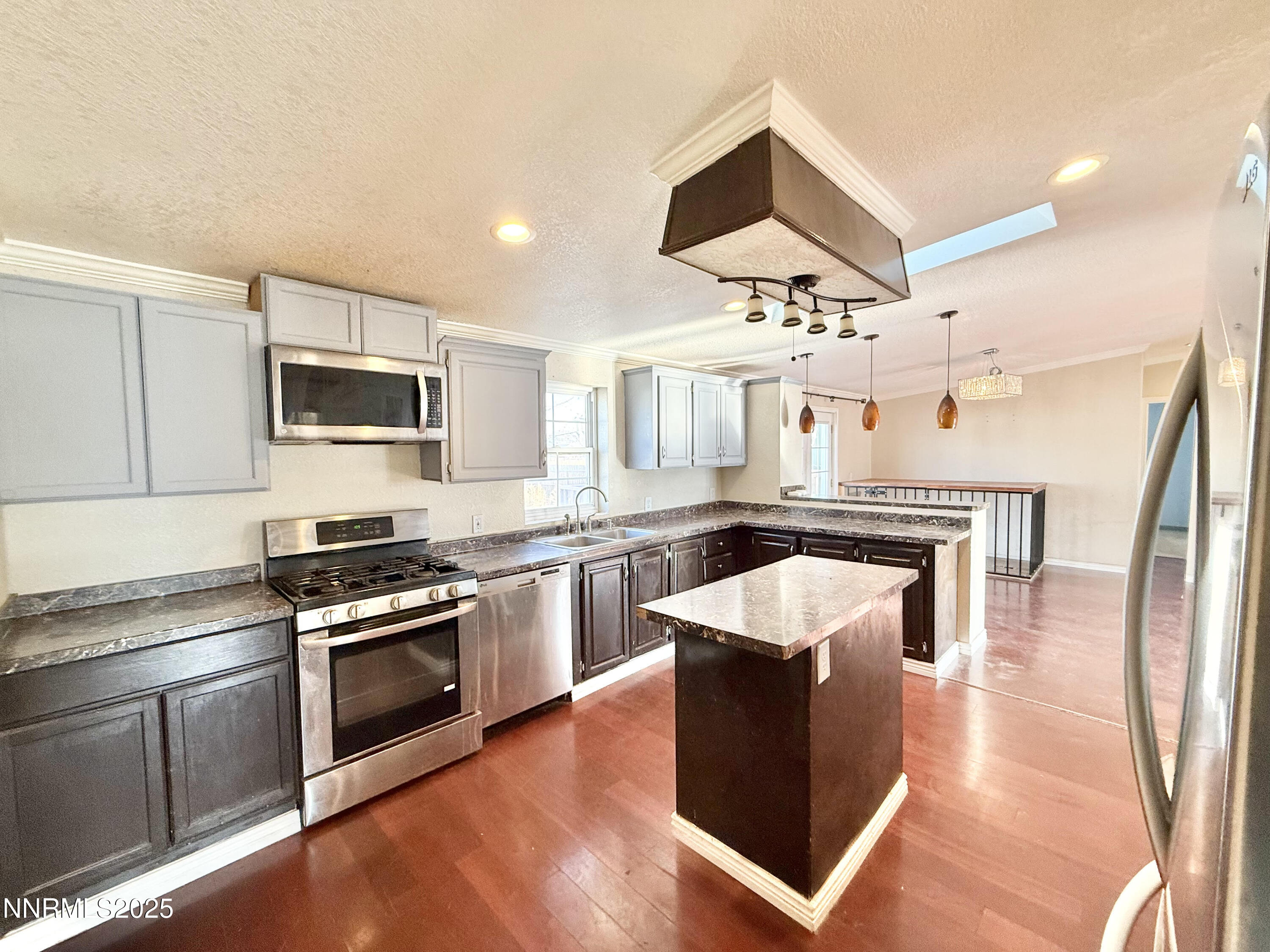 225 Carson Road Battle Mountain, NV 89820 - Photo 11 of 27 225 Carson kitchen 6
