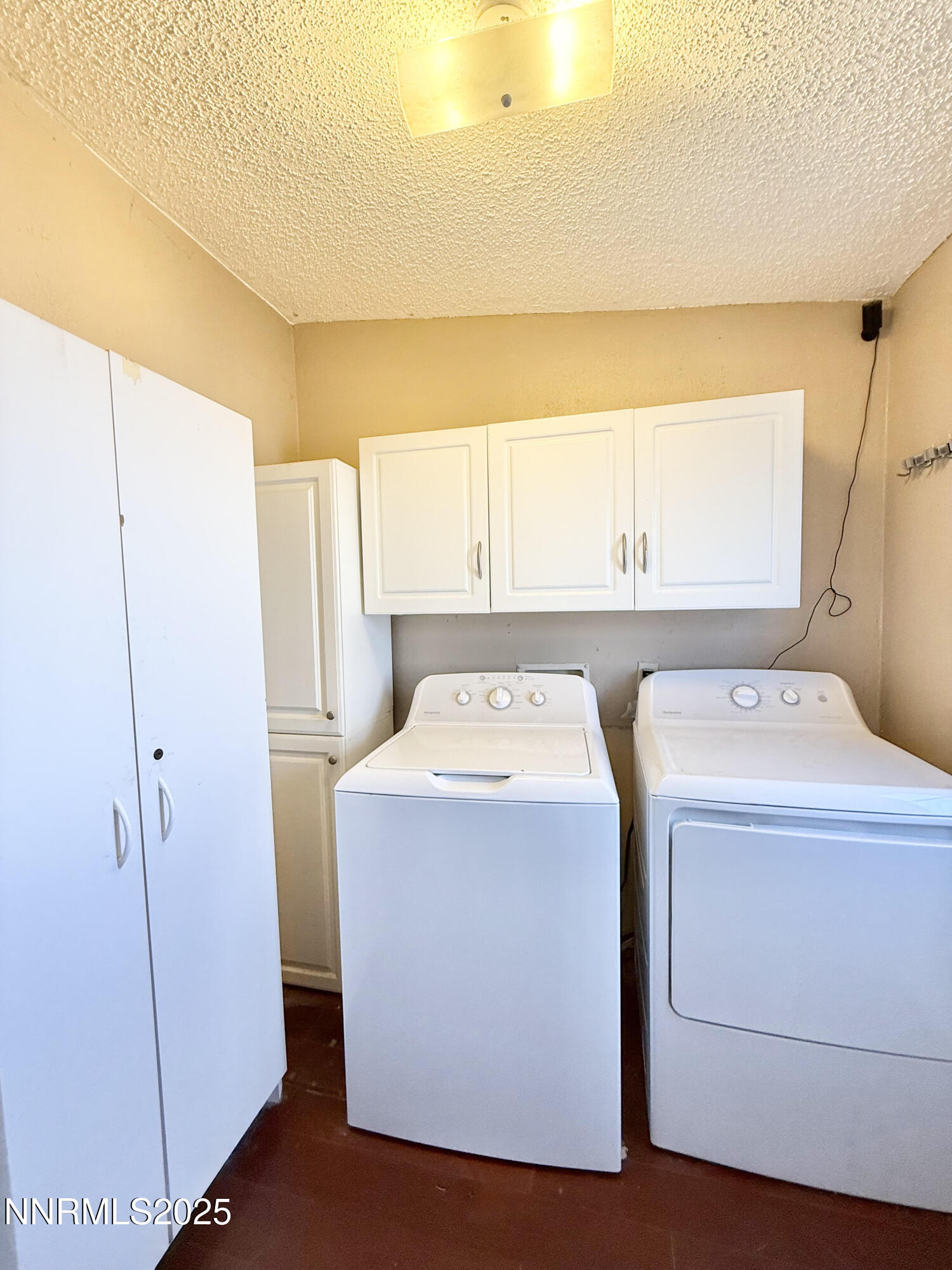 225 Carson Road Battle Mountain, NV 89820 - Photo 13 of 27 225 Carson laundry room