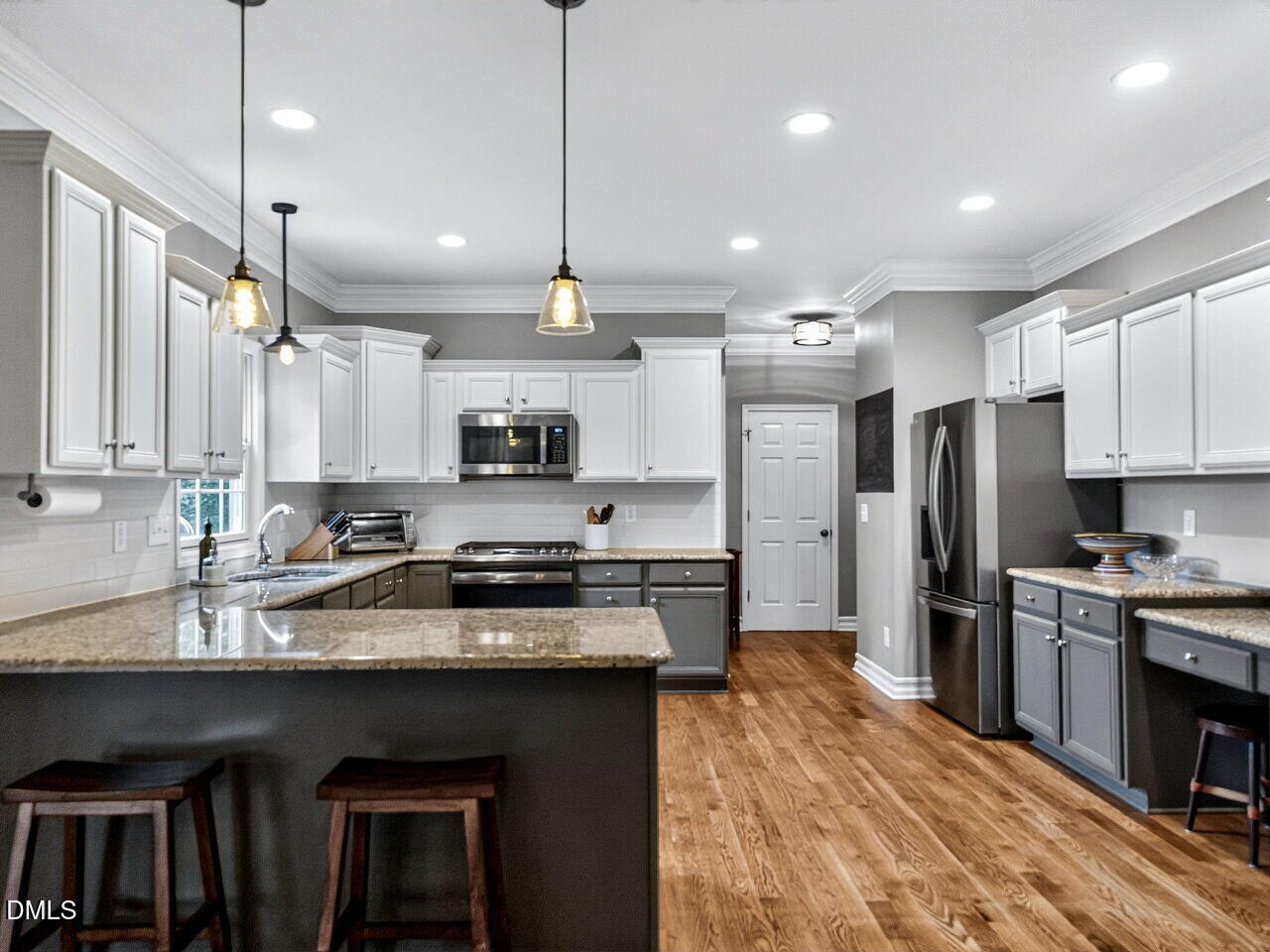 407 Bickett Boulevard Raleigh, NC 27608 - Photo 9 of 32