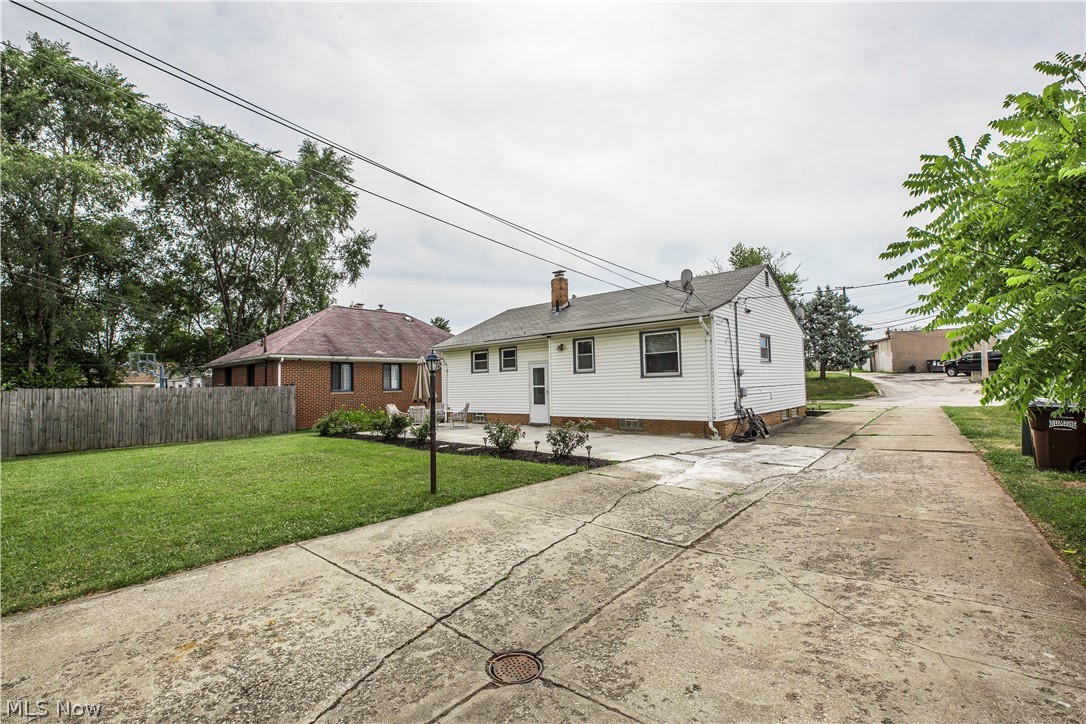 5219 Roseside Avenue Parma, OH 44134 - Photo 2 of 30