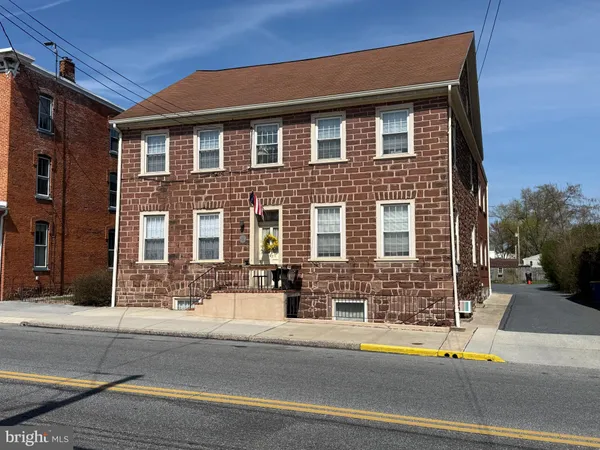 $1,195 | 43 East Main Street, Unit 4, Middletown, PA 17057