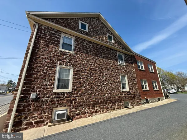 $1,195 | 43 East Main Street, Unit 4, Middletown, PA 17057