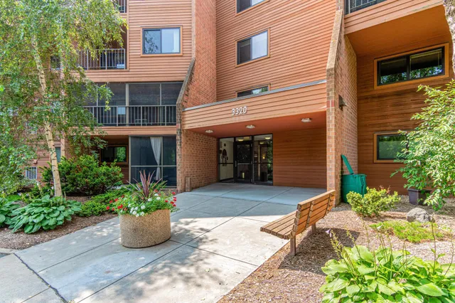 $204,900 | 3320 Louisiana Avenue South, Unit 112, St. Louis Park, MN 55426