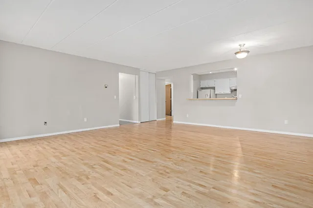 $204,900 | 3320 Louisiana Avenue South, Unit 112, St. Louis Park, MN 55426