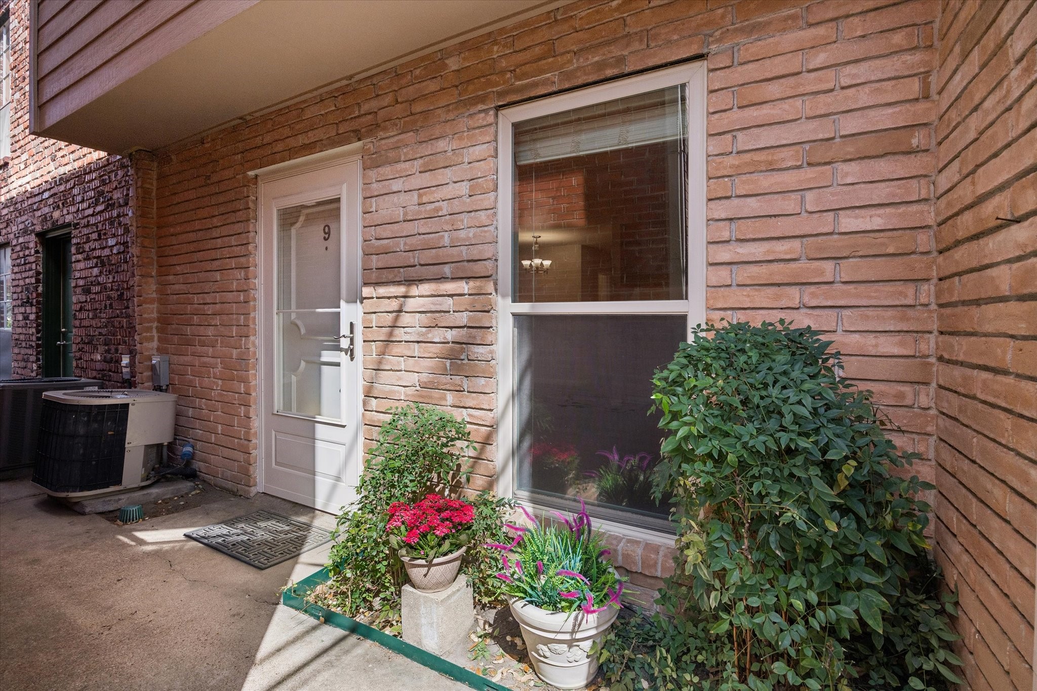 1205 Autrey Street, Unit 9 Houston, TX 77006 - Photo 12 of 32 Front entry.