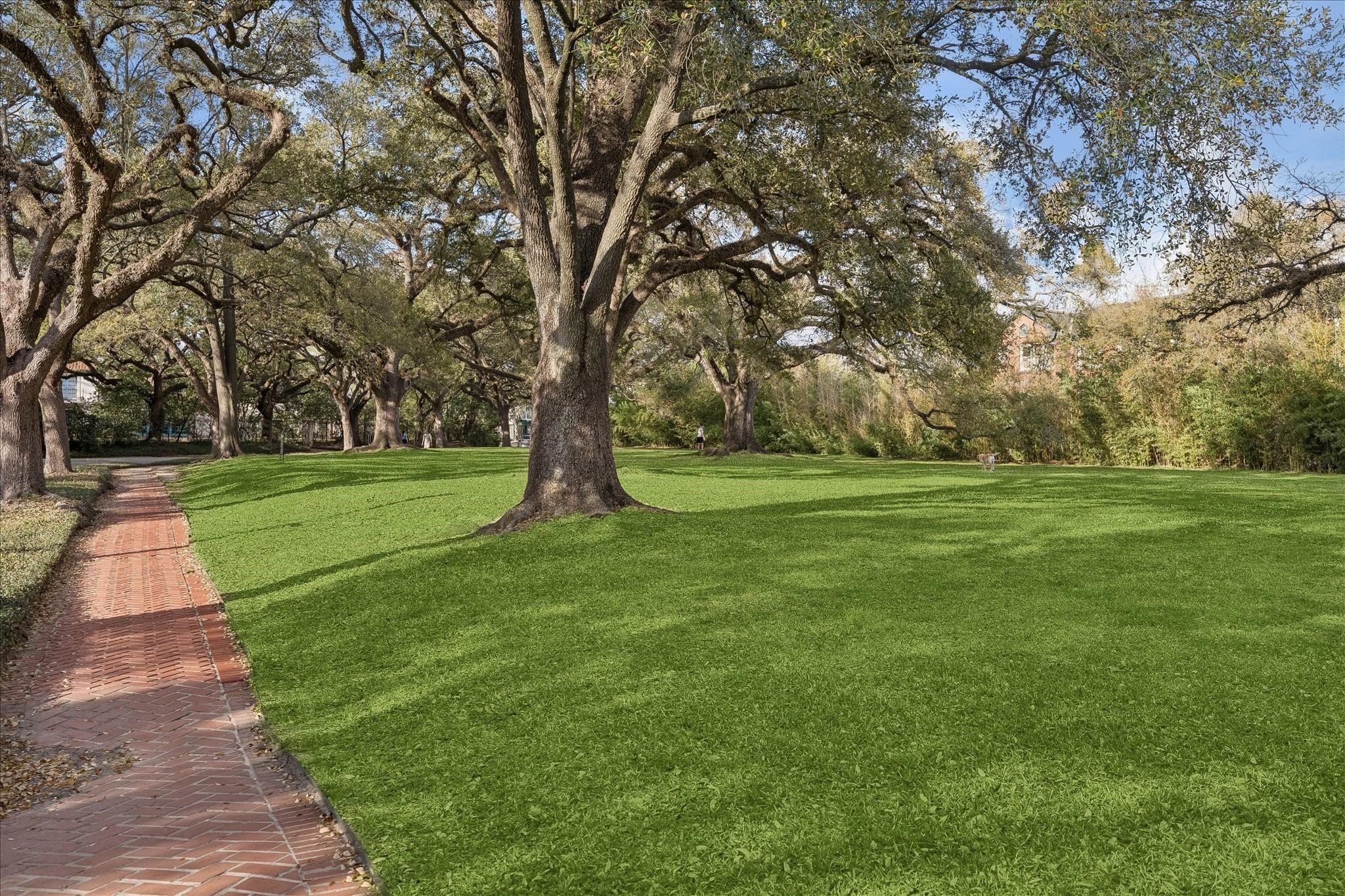 1205 Autrey Street, Unit 9 Houston, TX 77006 - Photo 17 of 32 Pathway through the Broadacres private park.