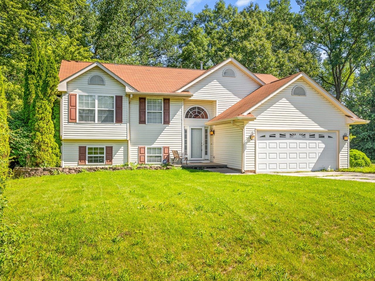212 Rochester Road Northeast Poplar Grove, IL 61065 - Photo 1 of 39