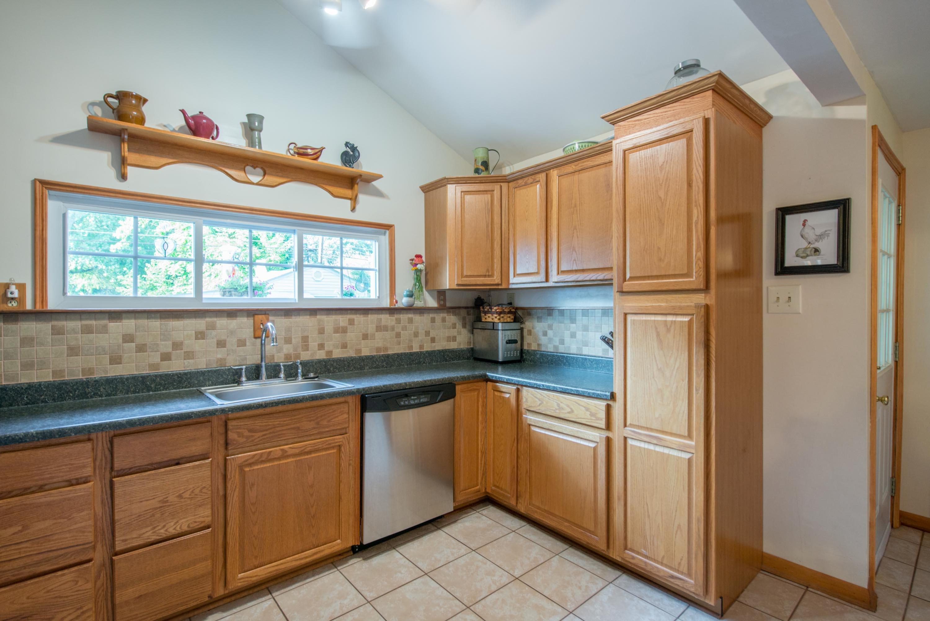 2613 Chester Road Columbus, OH 43231 - Photo 11 of 47 Gallery Image 11
