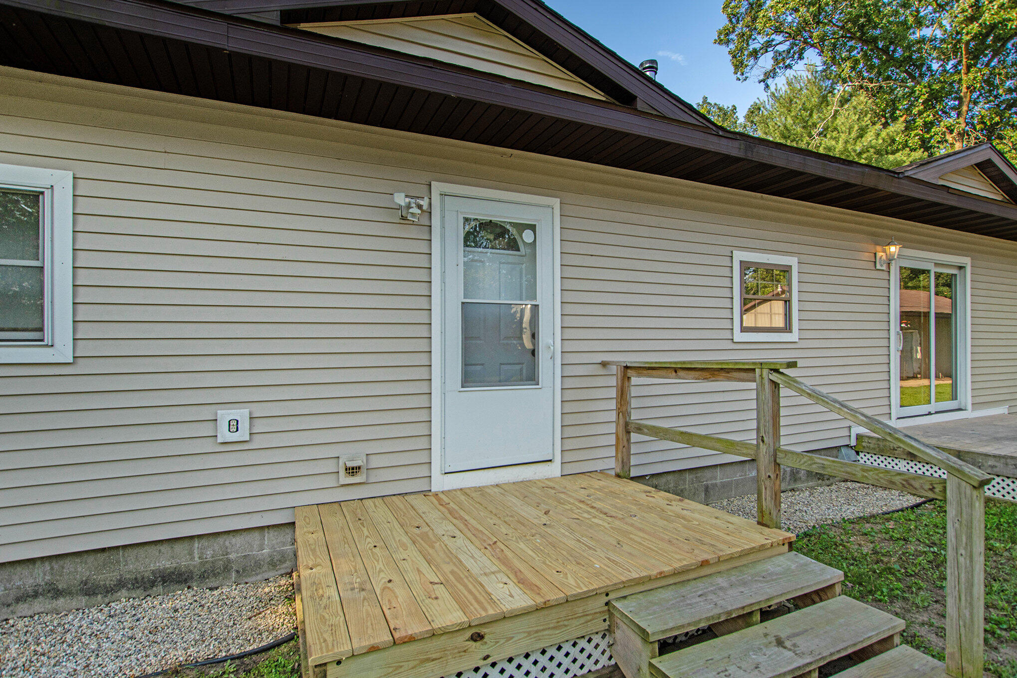 1067 South Sullivan Road Ravenna, MI 49451 - Photo 3 of 17 003_file_229