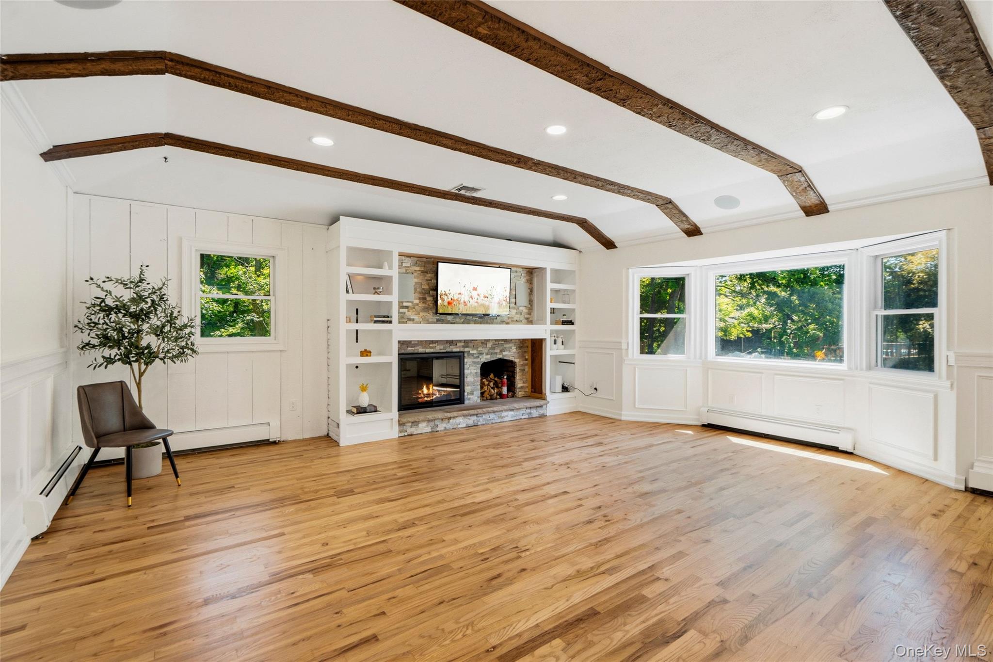 280 Holbrook Road Ronkonkoma, NY 11779 - Photo 5 of 30