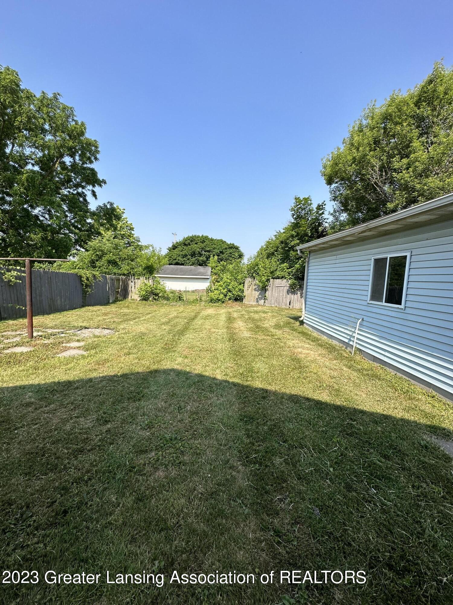 2315 Rheamount Avenue Lansing, MI 48906 - Photo 16 of 19 20230609_143426554_iOS