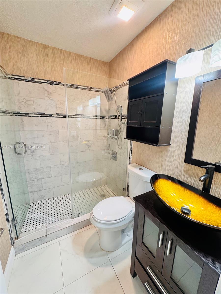 3977 West 9th Lane, Unit 4 Hialeah, FL 33012 - Photo 12 of 21