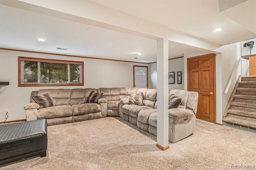 2438 Grove Park Road Fenton, MI 48430 - Photo 23 of 46