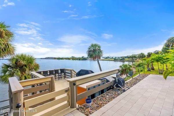 a outdoor view with a sitting space