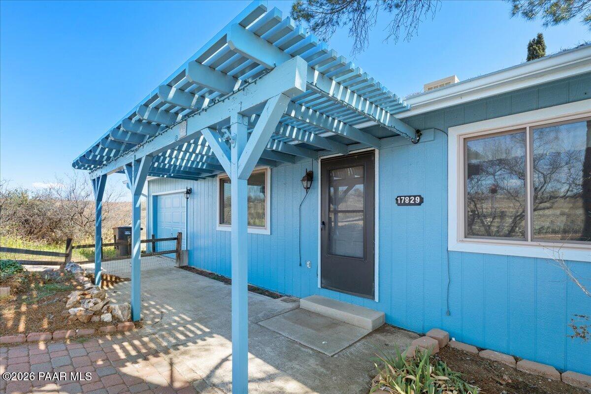 17829 East Jackrabbit Road Mayer, AZ 86333 - Photo 3 of 25 04-Front Patio