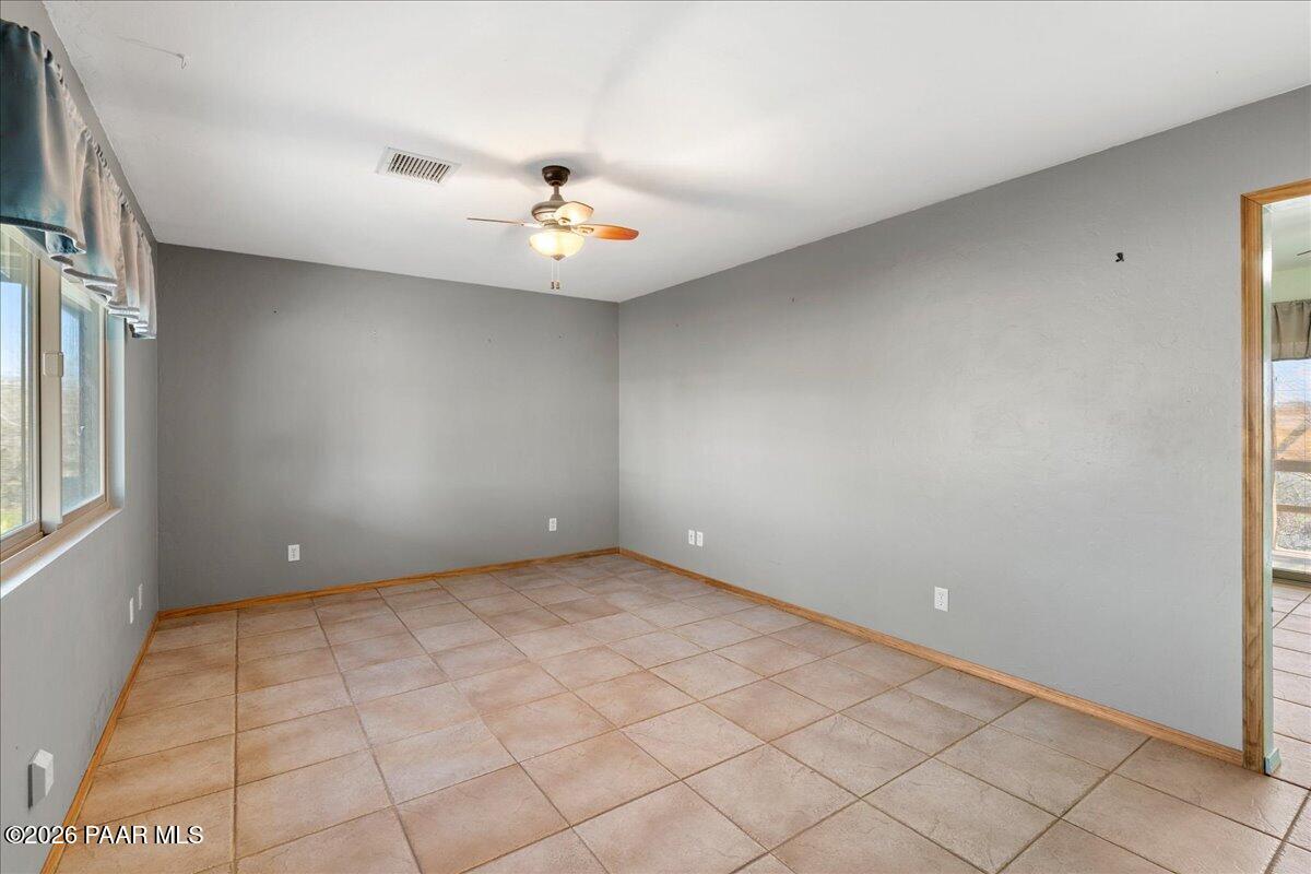 17829 East Jackrabbit Road Mayer, AZ 86333 - Photo 4 of 25 05-Entry to Living Room