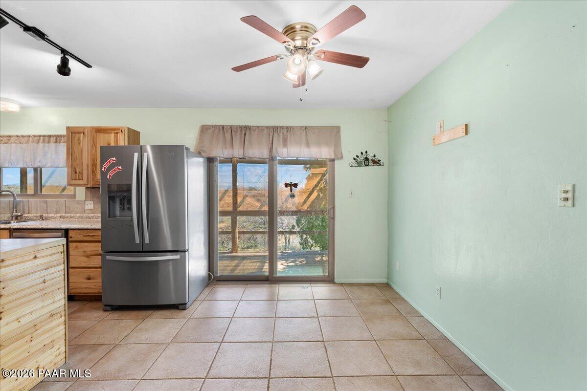 17829 East Jackrabbit Road Mayer, AZ 86333 - Photo 6 of 25 07-Dining Area