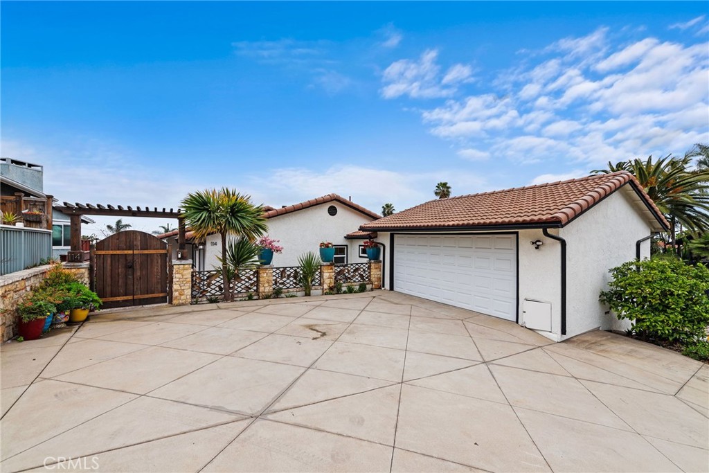 114 Avenida Trieste San Clemente, CA 92672 - Photo 2 of 25