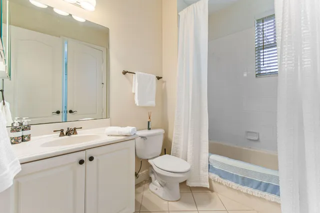 $1,250,000 | 256 West Bay Cedar Circle, Jupiter, FL 33458