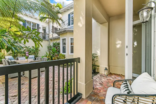 $1,250,000 | 256 West Bay Cedar Circle, Jupiter, FL 33458
