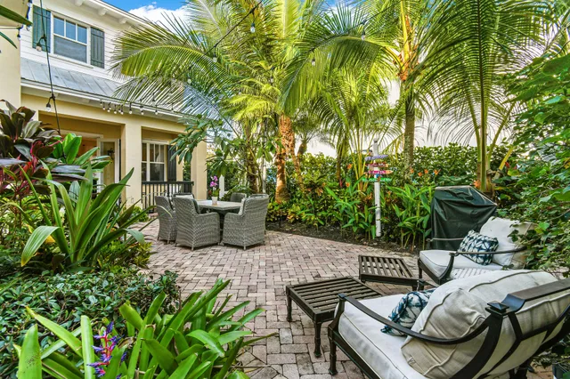 $1,250,000 | 256 West Bay Cedar Circle, Jupiter, FL 33458