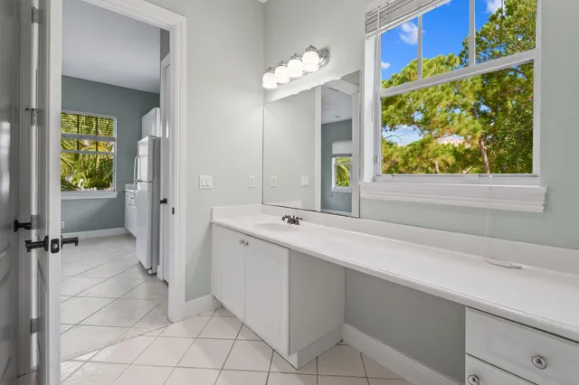 $1,250,000 | 256 West Bay Cedar Circle, Jupiter, FL 33458
