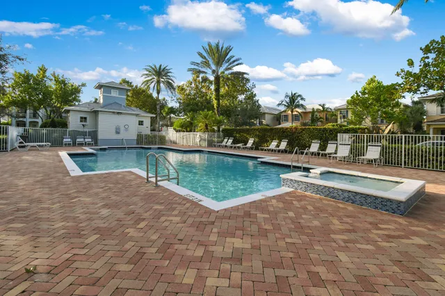 $1,250,000 | 256 West Bay Cedar Circle, Jupiter, FL 33458