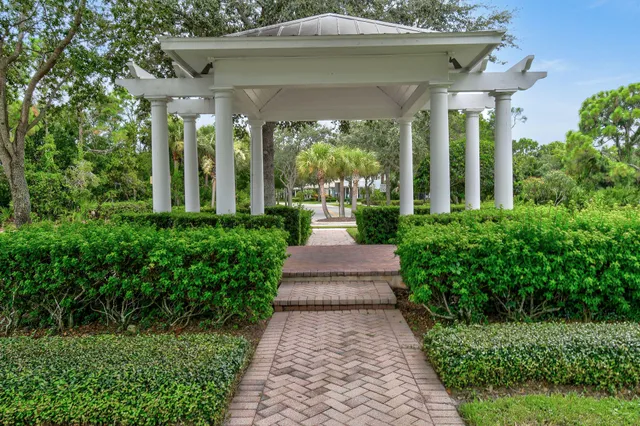 $1,250,000 | 256 West Bay Cedar Circle, Jupiter, FL 33458