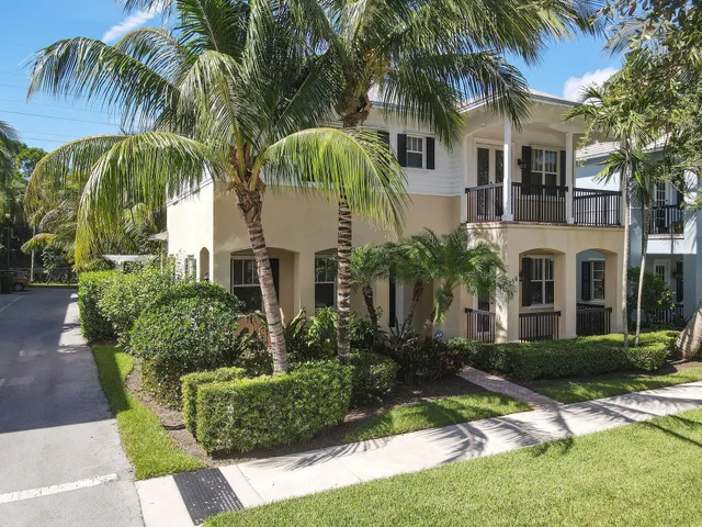 $1,250,000 | 256 West Bay Cedar Circle, Jupiter, FL 33458
