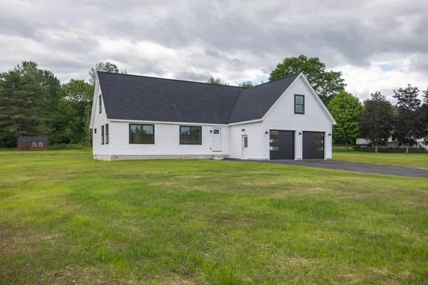$625,000 | 319 Harmons Corner Road, Auburn, ME 04210