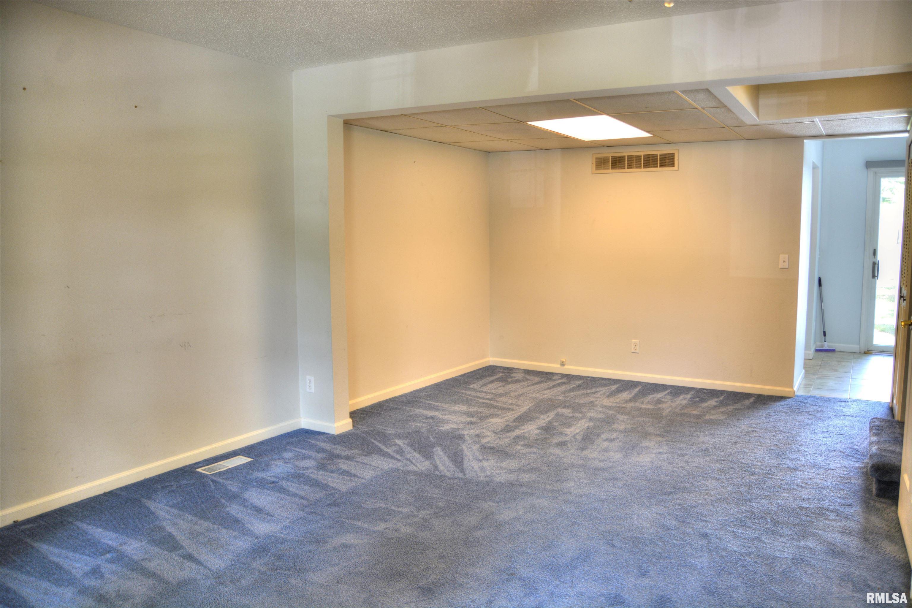 45 North Yorktown Road Macomb, IL 61455 - Photo 6 of 24