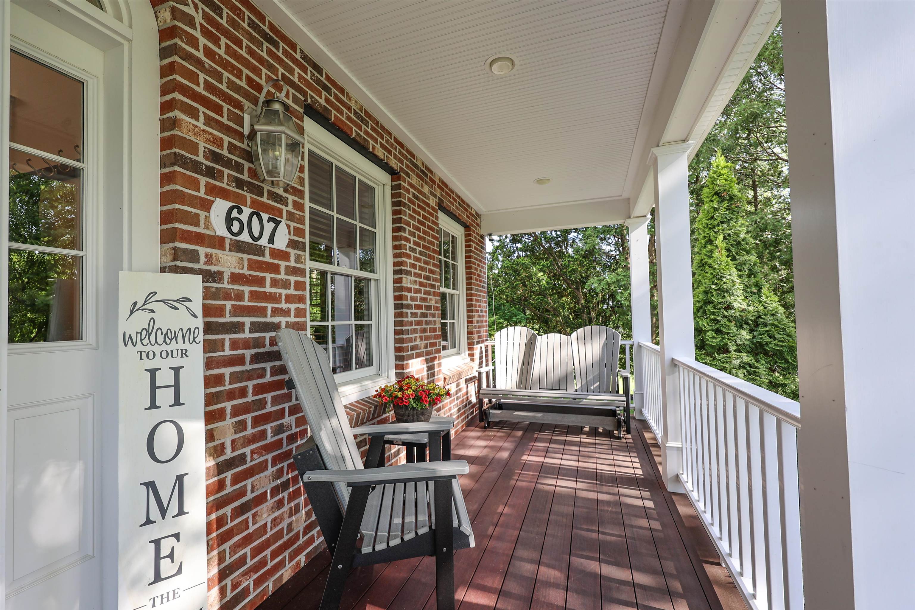 607 Ray Street Manchester, NH 03104 - Photo 2 of 37 Gallery Image 2