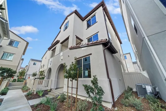 $649,900 | 2561 Sprout Lane, Corona, CA 92883