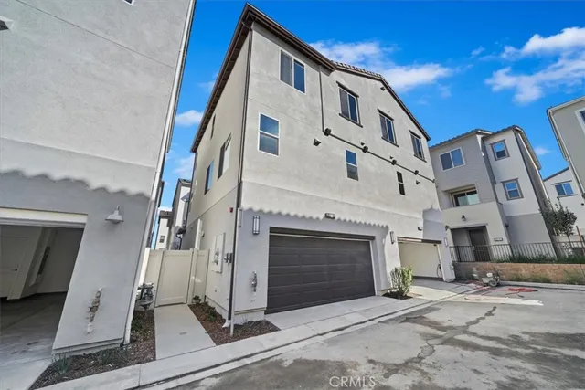 $649,900 | 2561 Sprout Lane, Corona, CA 92883