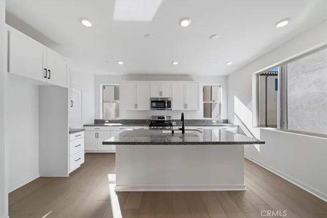 $649,900 | 2561 Sprout Lane, Corona, CA 92883